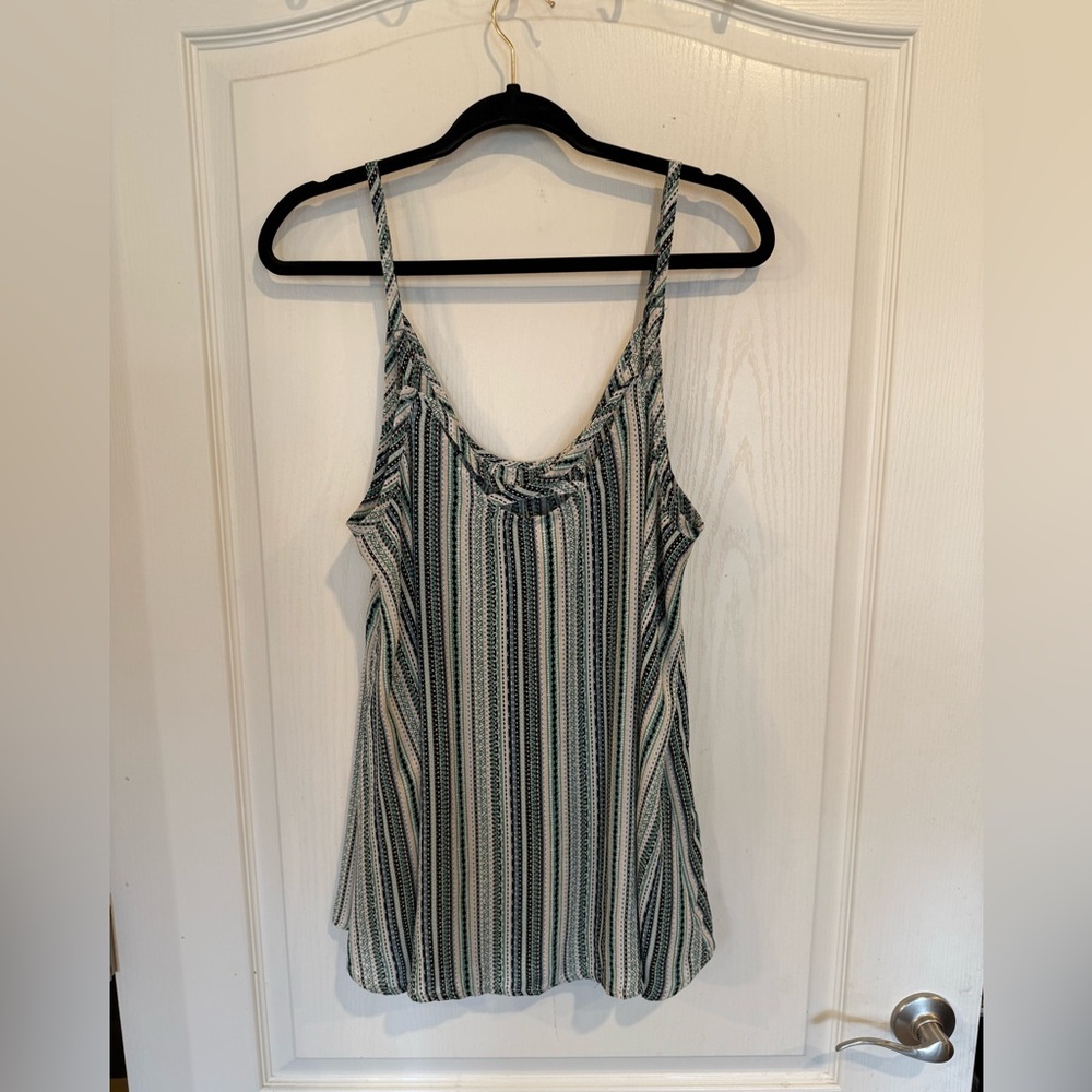 Torrid Womens blue Stripes Georgette Swing Sleeveless lightweight Cami plus sz 2 - Picture 3 of 6